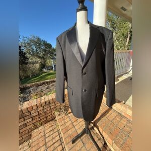 Ferrecci Uomo Black Tuxedo Suit 44R Jacket 36x32 Pants Satin Lapel Formal